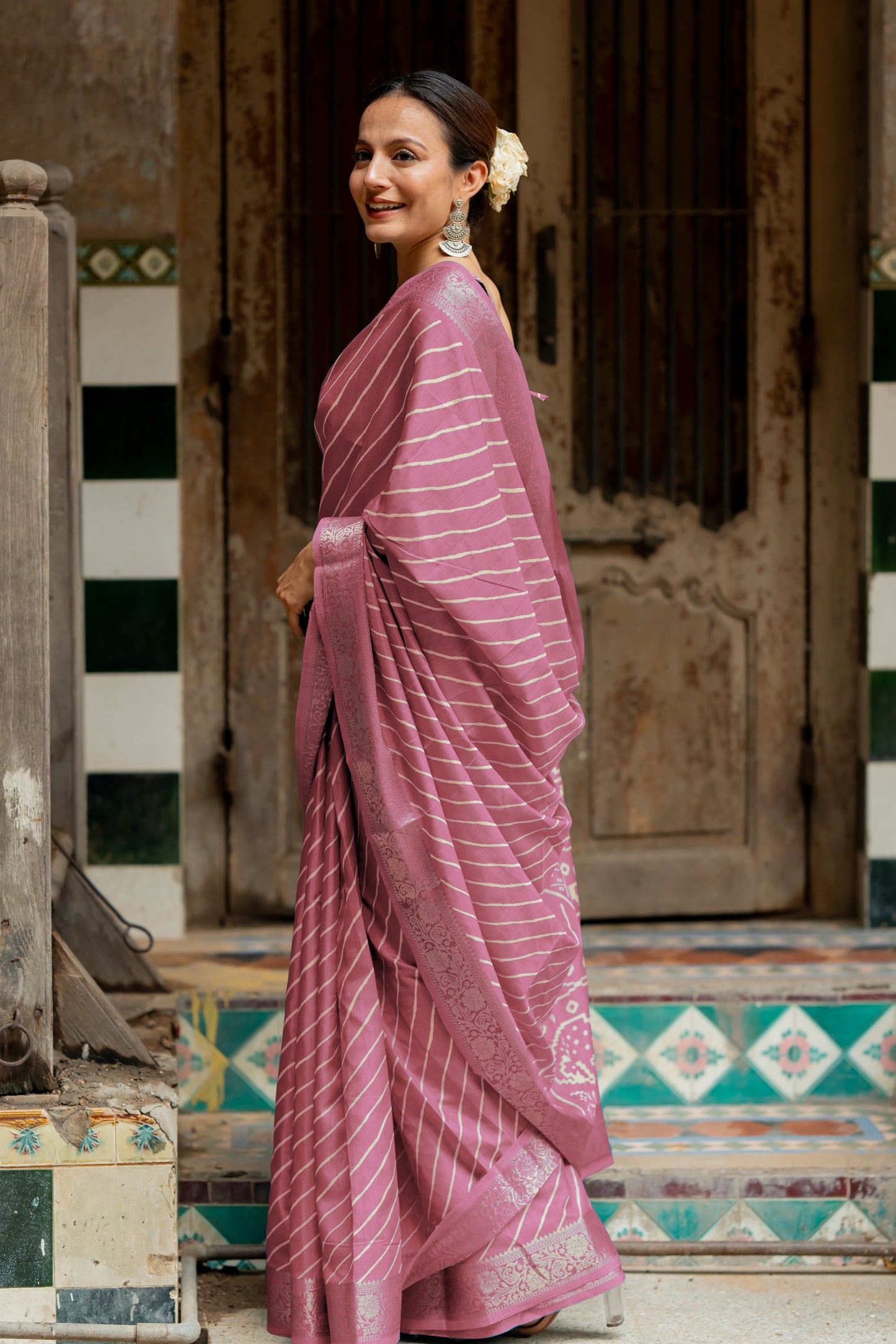 Silk Blend Leheriya & stripe Printed Saree With Unstitched Blouse Piece