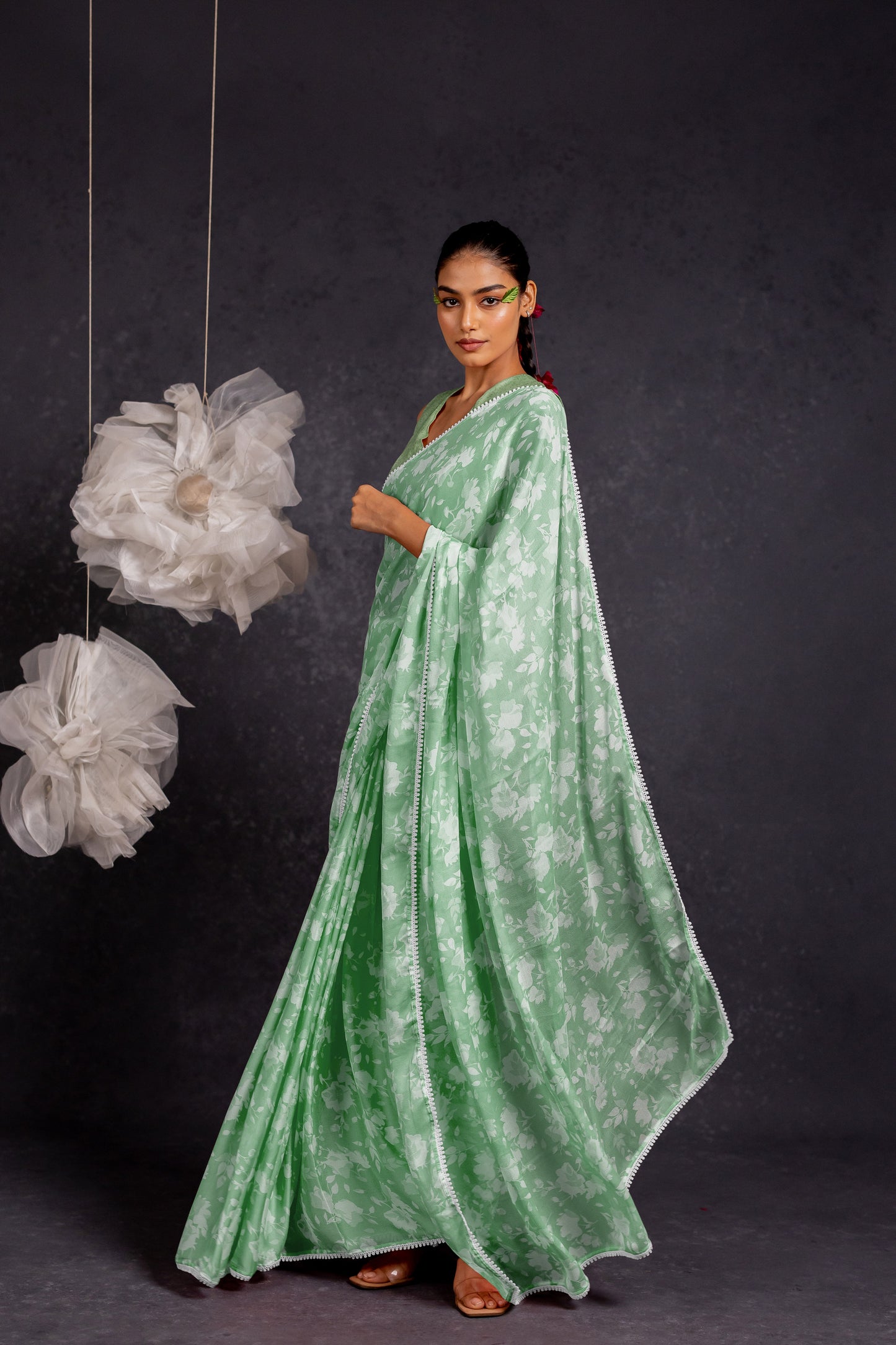 Women's Chiffon Floral Printed with crochet lace Saree