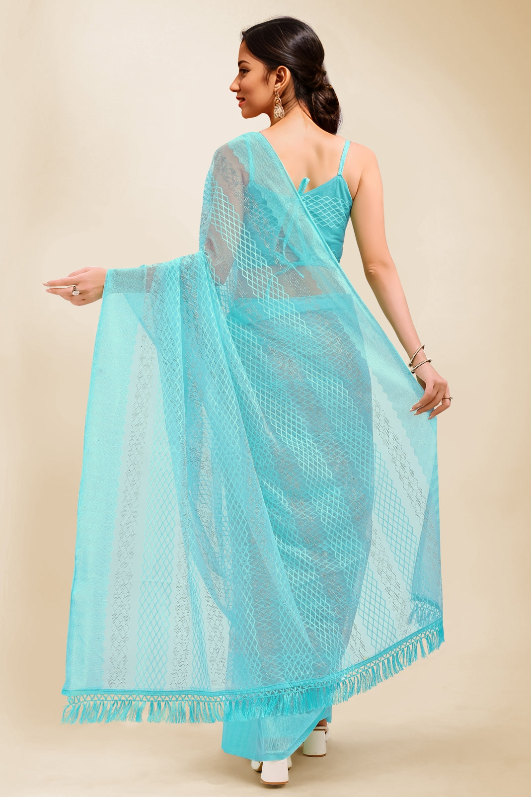 Trendy Thread Embroidred Net Saree