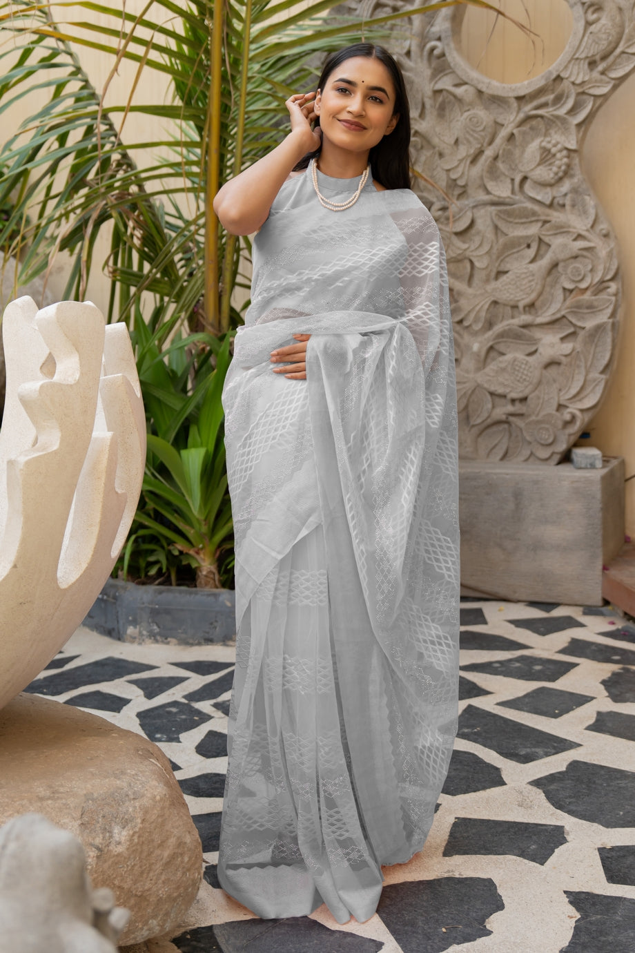 Trendy Thread Embroidred Net Saree