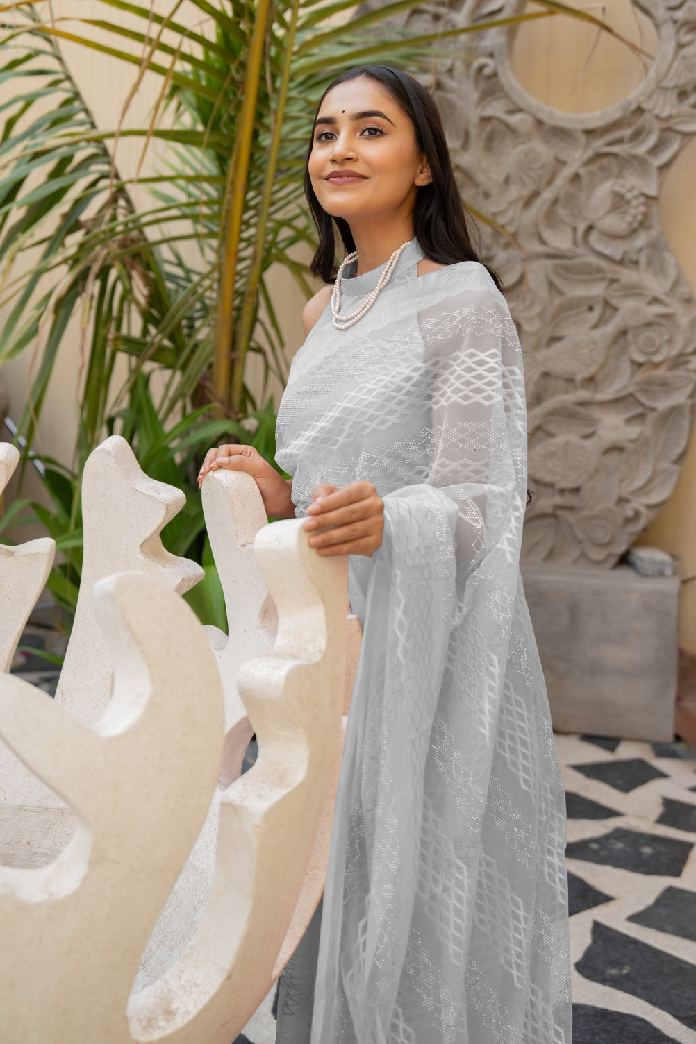 Trendy Thread Embroidred Net Saree