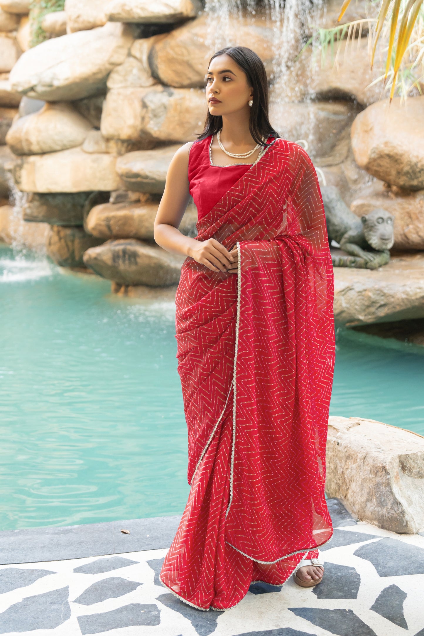 Women Chiffon Leheriya Print With Lace Border Saree With Unstitched Blouse