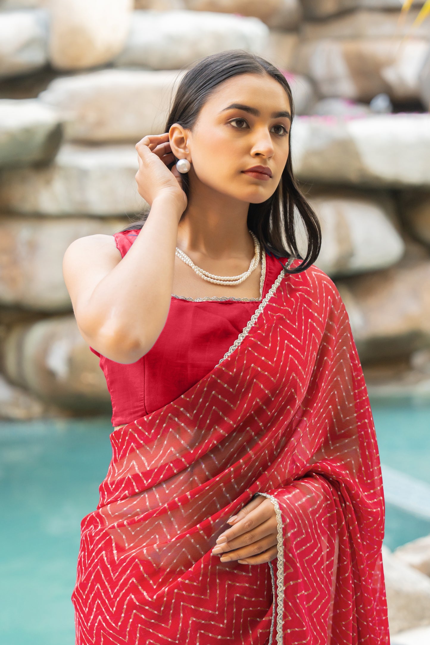 Women Chiffon Leheriya Print With Lace Border Saree With Unstitched Blouse