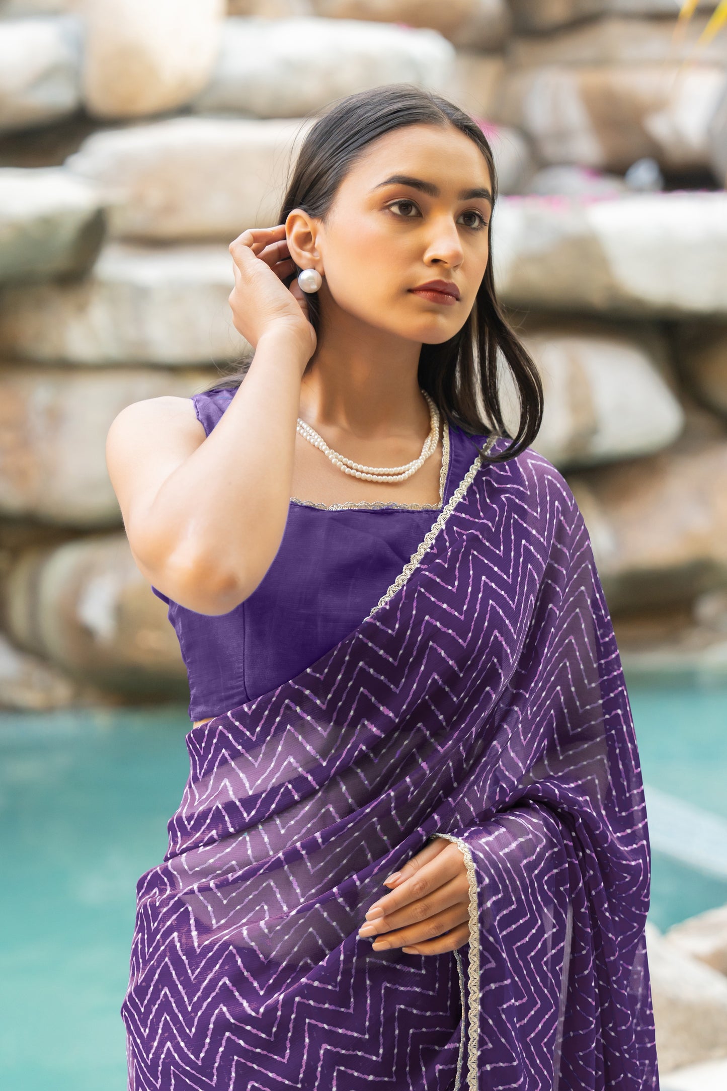 Women Chiffon Leheriya Print With Lace Border Saree With Unstitched Blouse