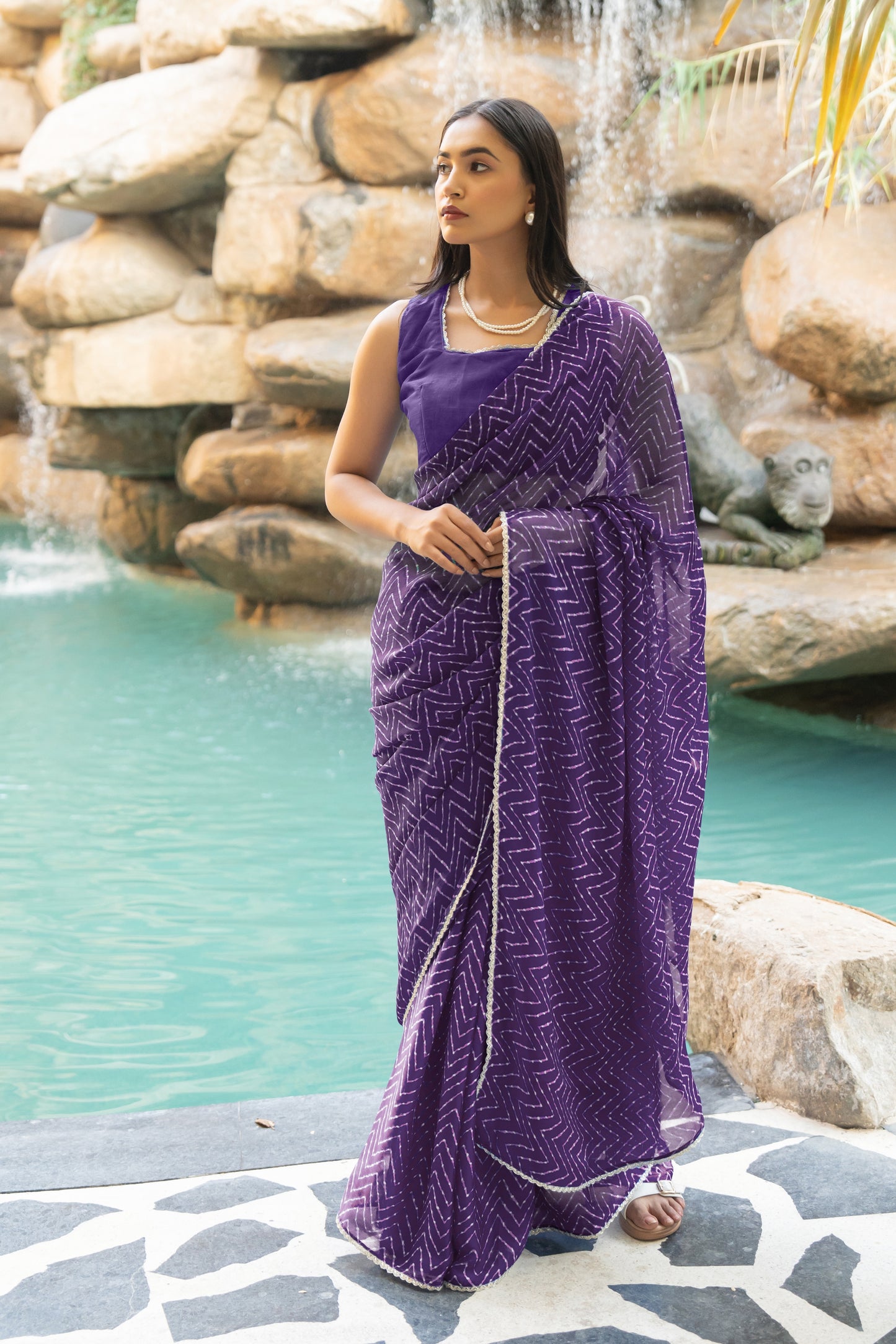 Women Chiffon Leheriya Print With Lace Border Saree With Unstitched Blouse