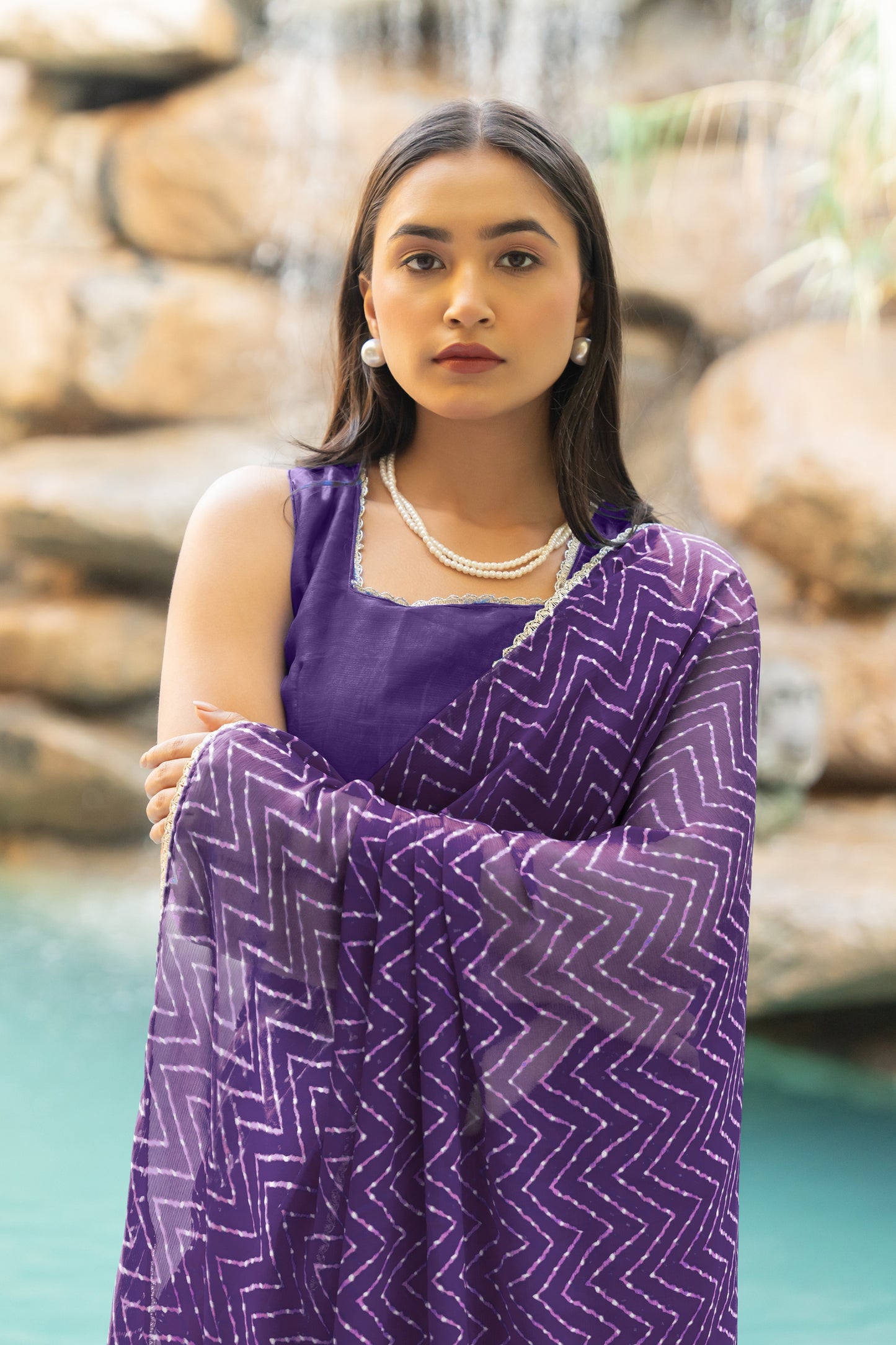 Women Chiffon Leheriya Print With Lace Border Saree With Unstitched Blouse