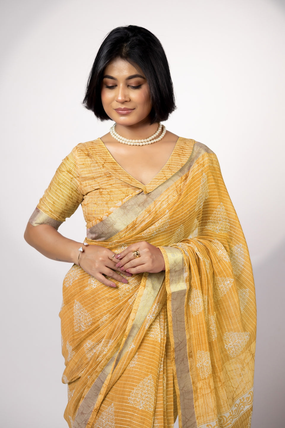 Trendy Block Printed Cotton Blend Saree