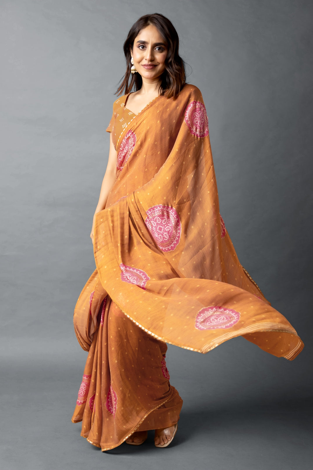 Trendy Chiffon Bandhani Foil Print With Lace Border Saree With Unstitched Blouse