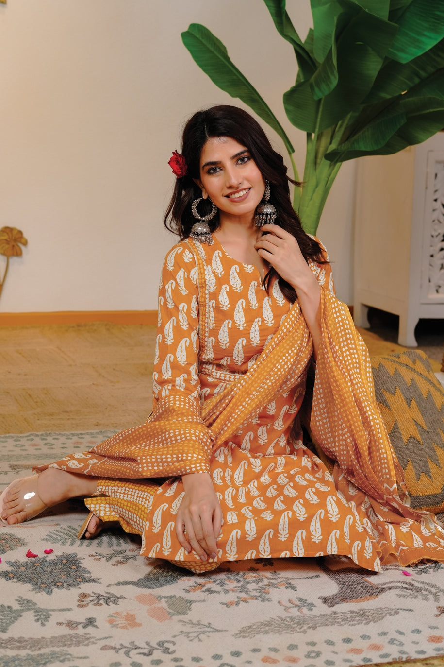 Beautiful Women Pure Cotton Paisley Print Kurta Set