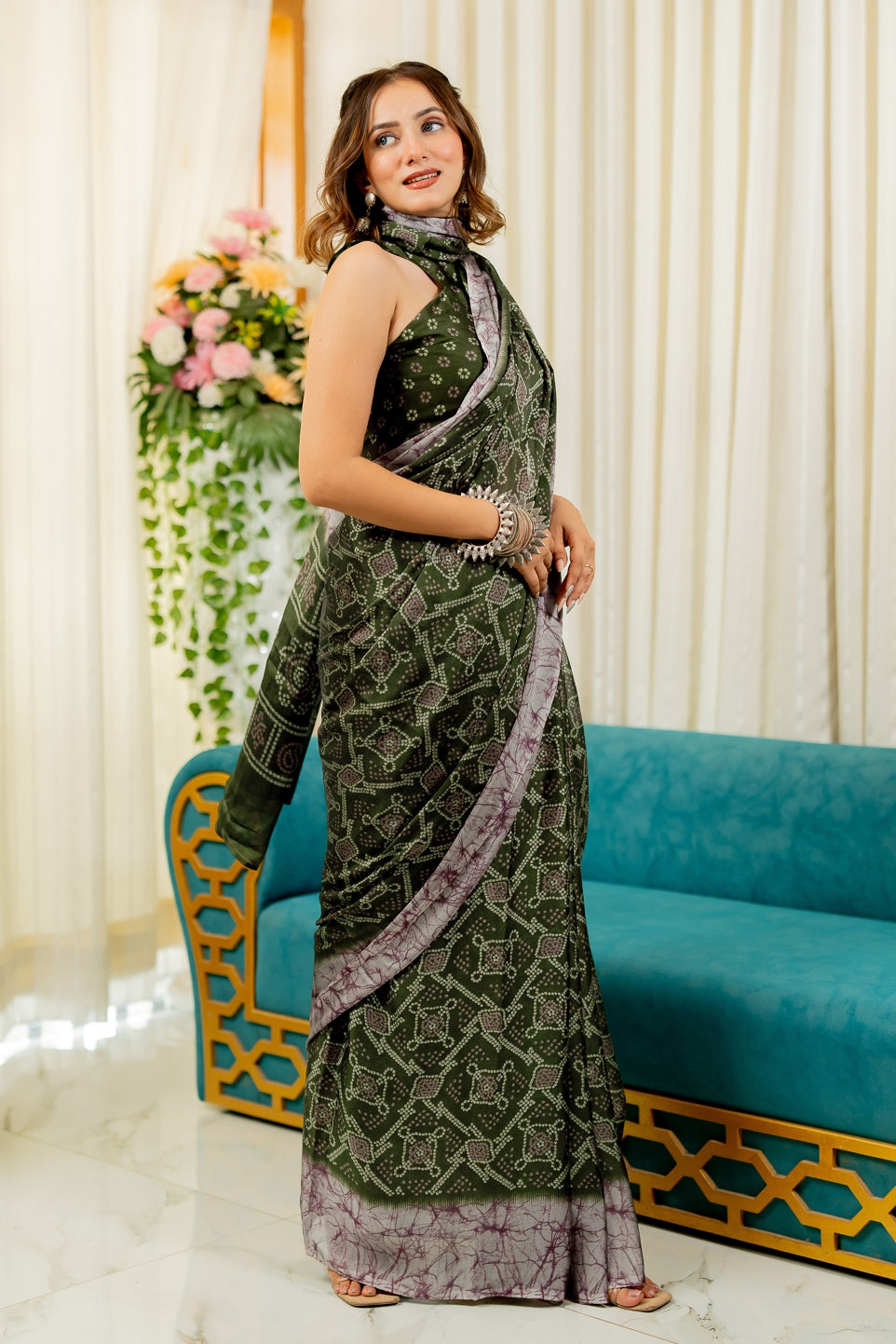 Women's Chiffon Leaf Printed Saree