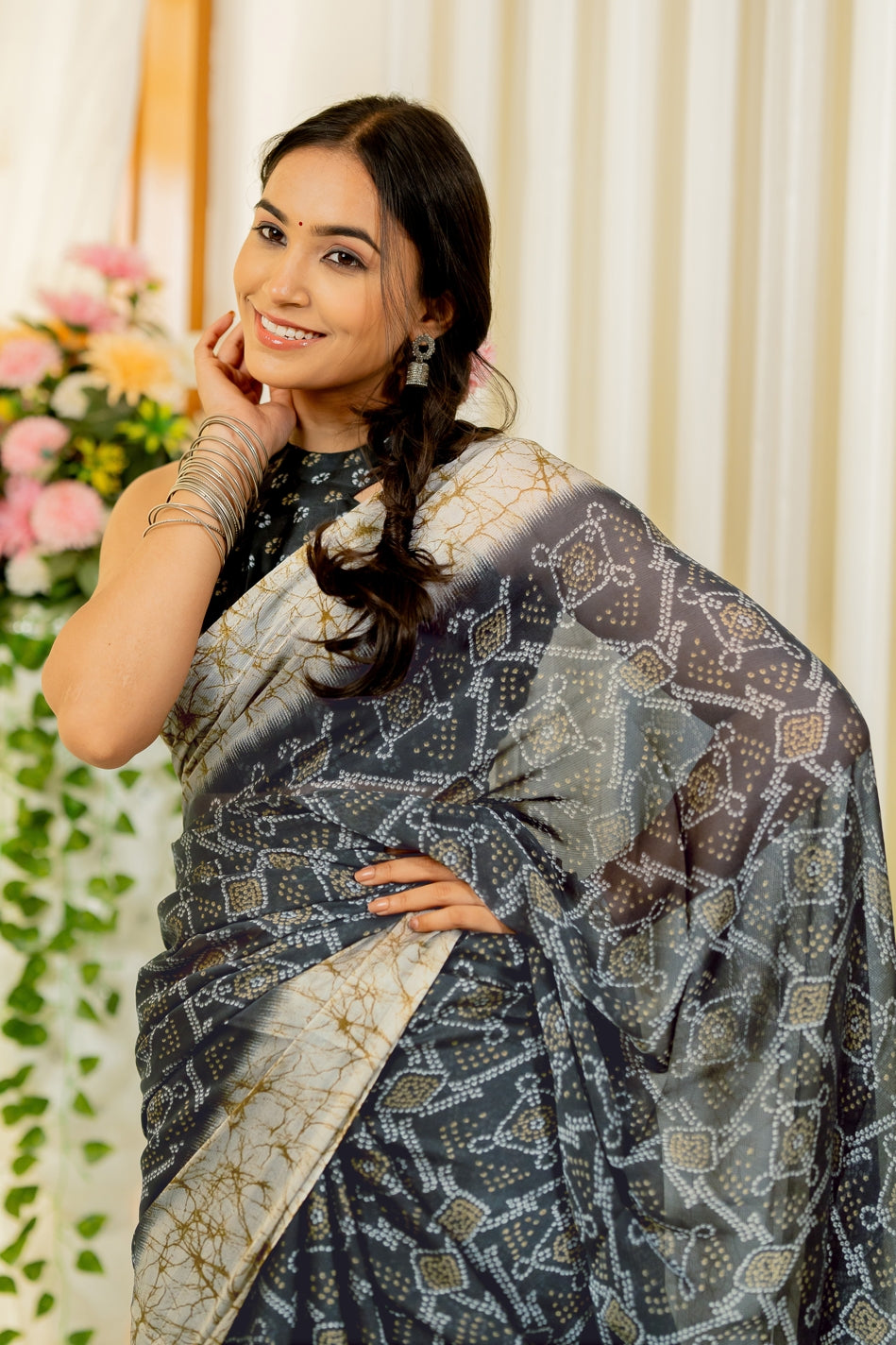 Women's Chiffon Leaf Printed Saree