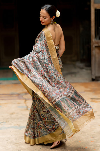 Elegant Floral Print Silk Blend Saree with Unstitched Blouse