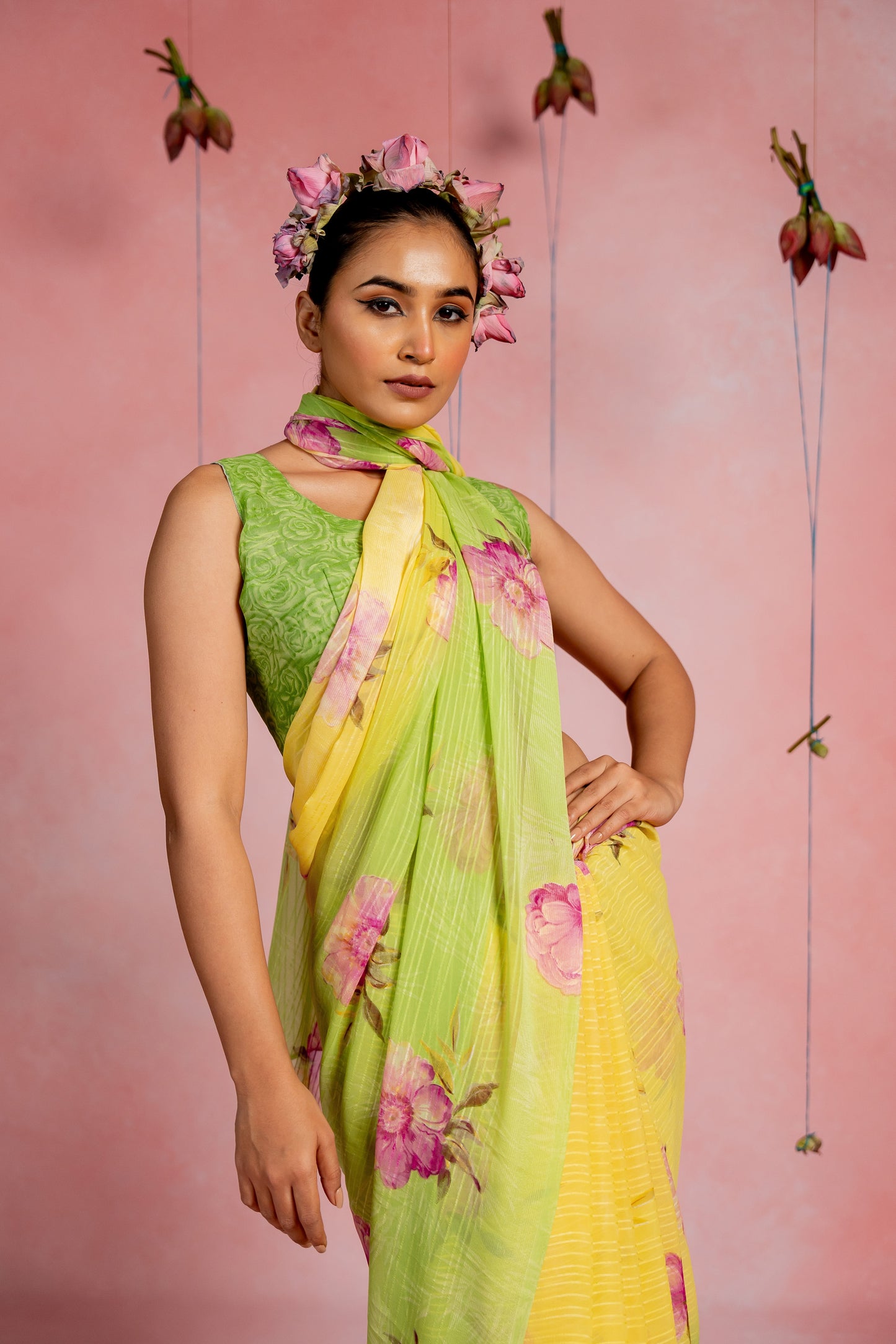 Women's Georgette Floral Printed Saree with Unstitched Blouse