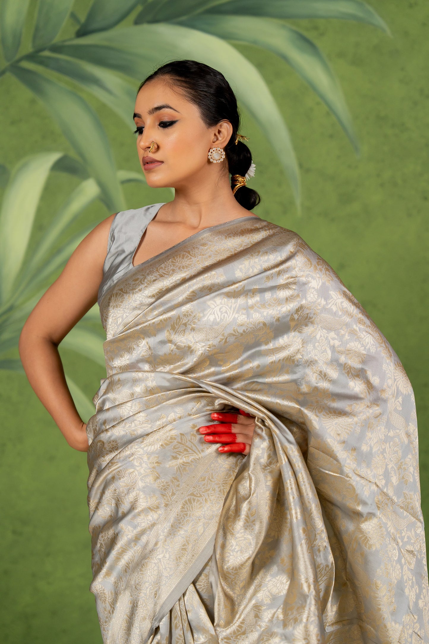 Elegant Woven Design Silk Blend Saree