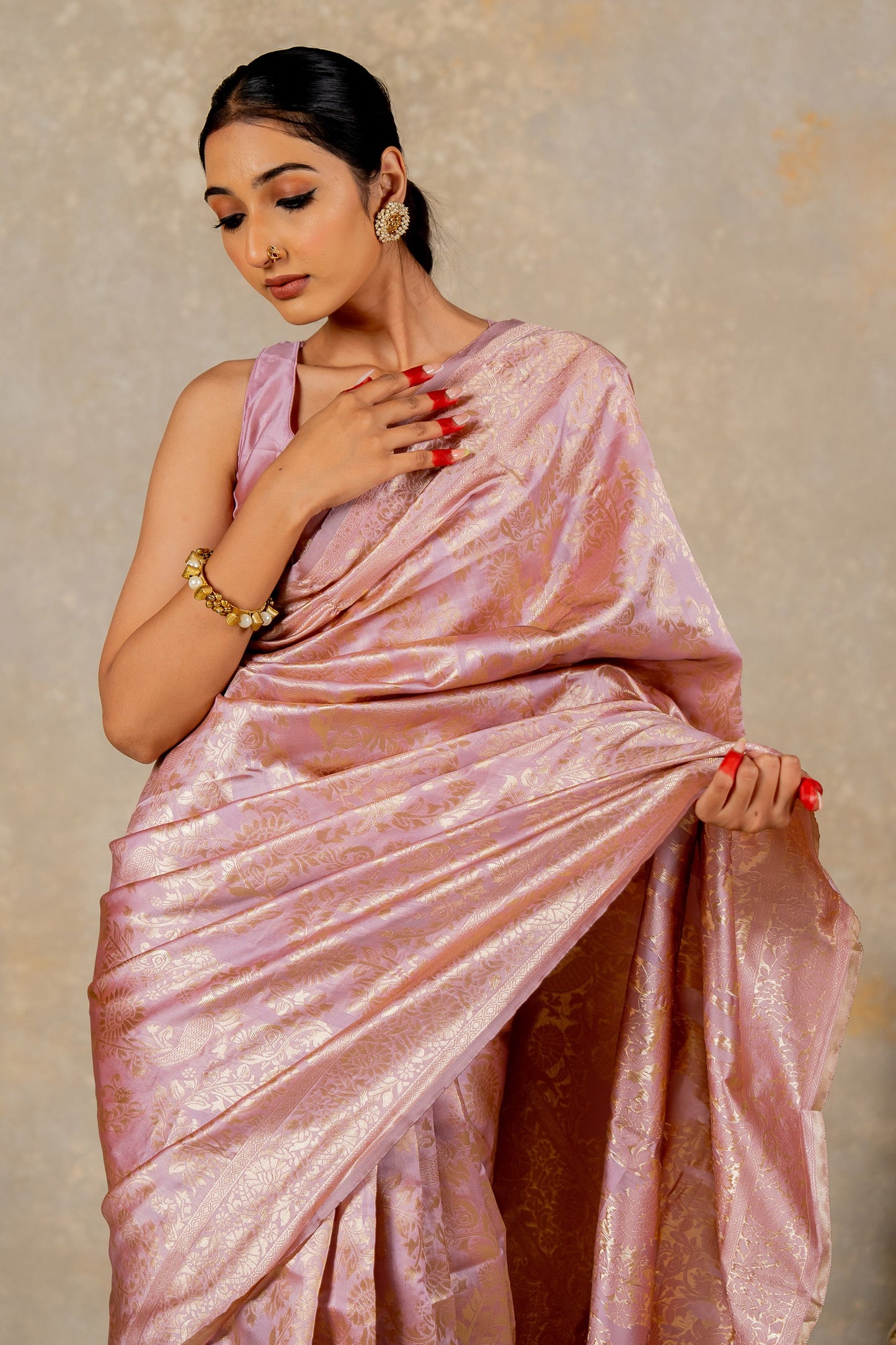 Elegant Woven Design Silk Blend Saree