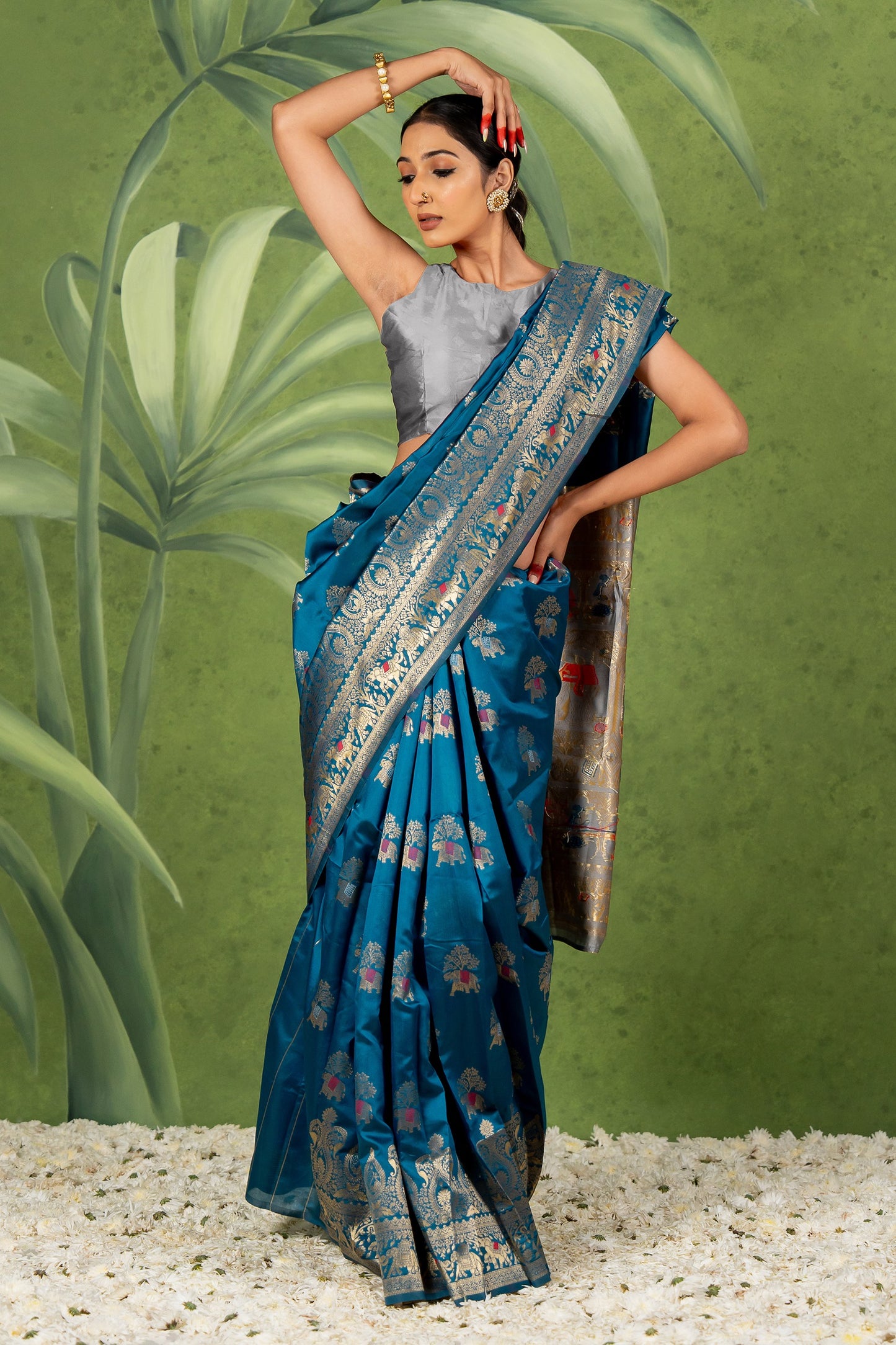 Elegant Woven Design Silk Blend Saree