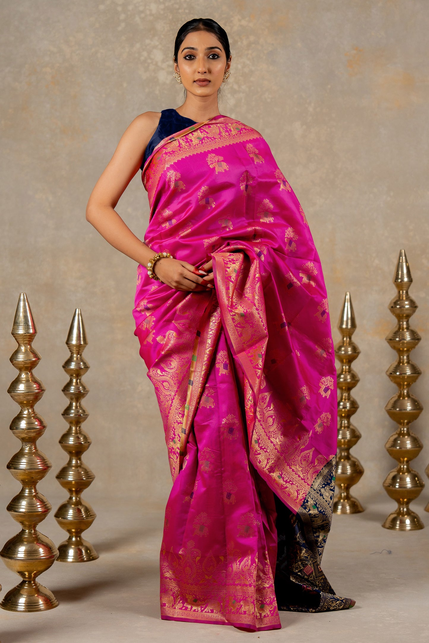 Elegant Woven Design Silk Blend Saree