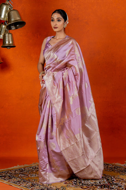 Elegant Woven Design Silk Blend Saree