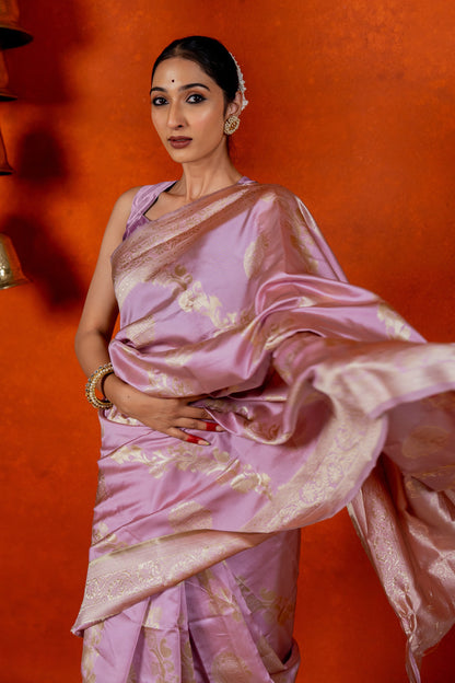 Elegant Woven Design Silk Blend Saree