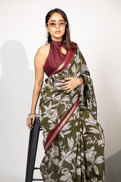 Trendy Floral Printed Viscose Rayon Saree
