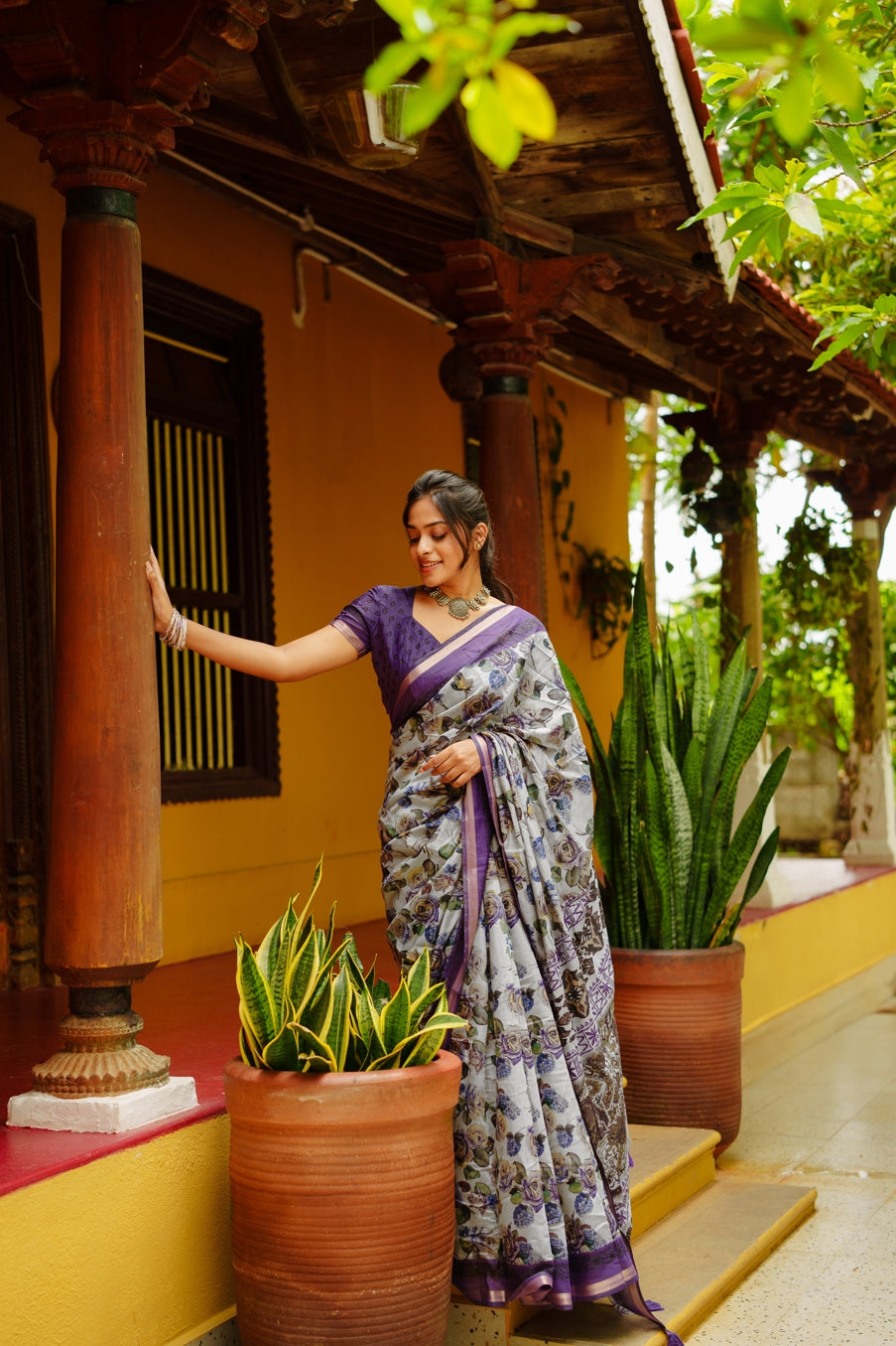 Latest Floral Printed Viscose Rayon Saree