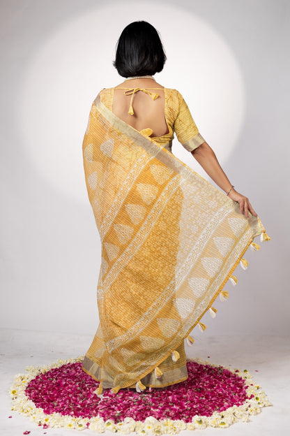 Trendy Block Printed Cotton Blend Saree