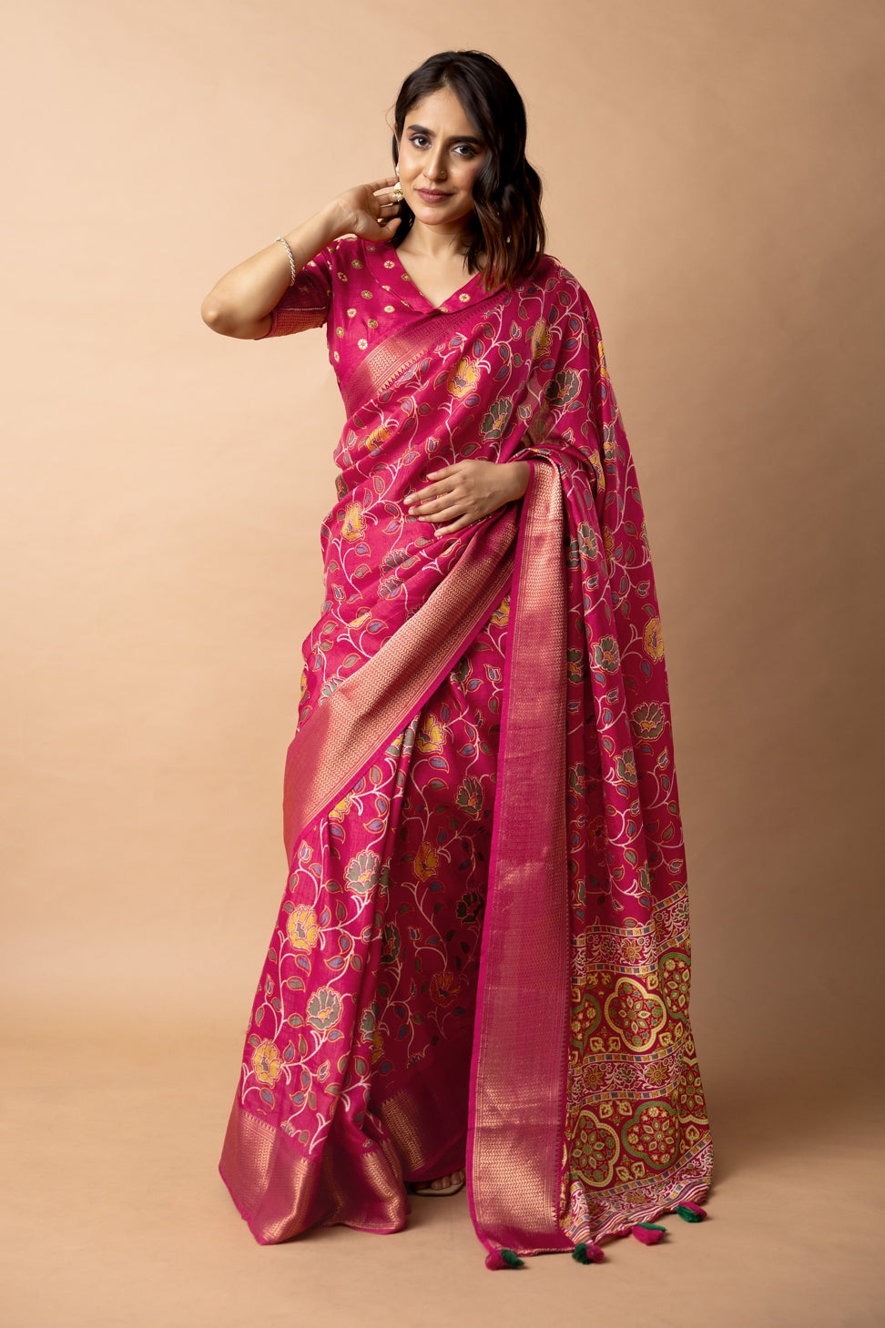 Elegant Cotton Silk Floral Print Saree With Unstitched Blouse