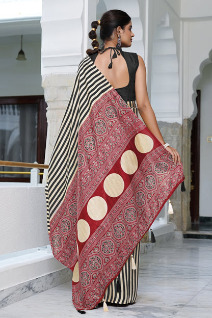 Beautifully  Stripes Printed Cotton Silk Saree With Unstitched Blouse Piece