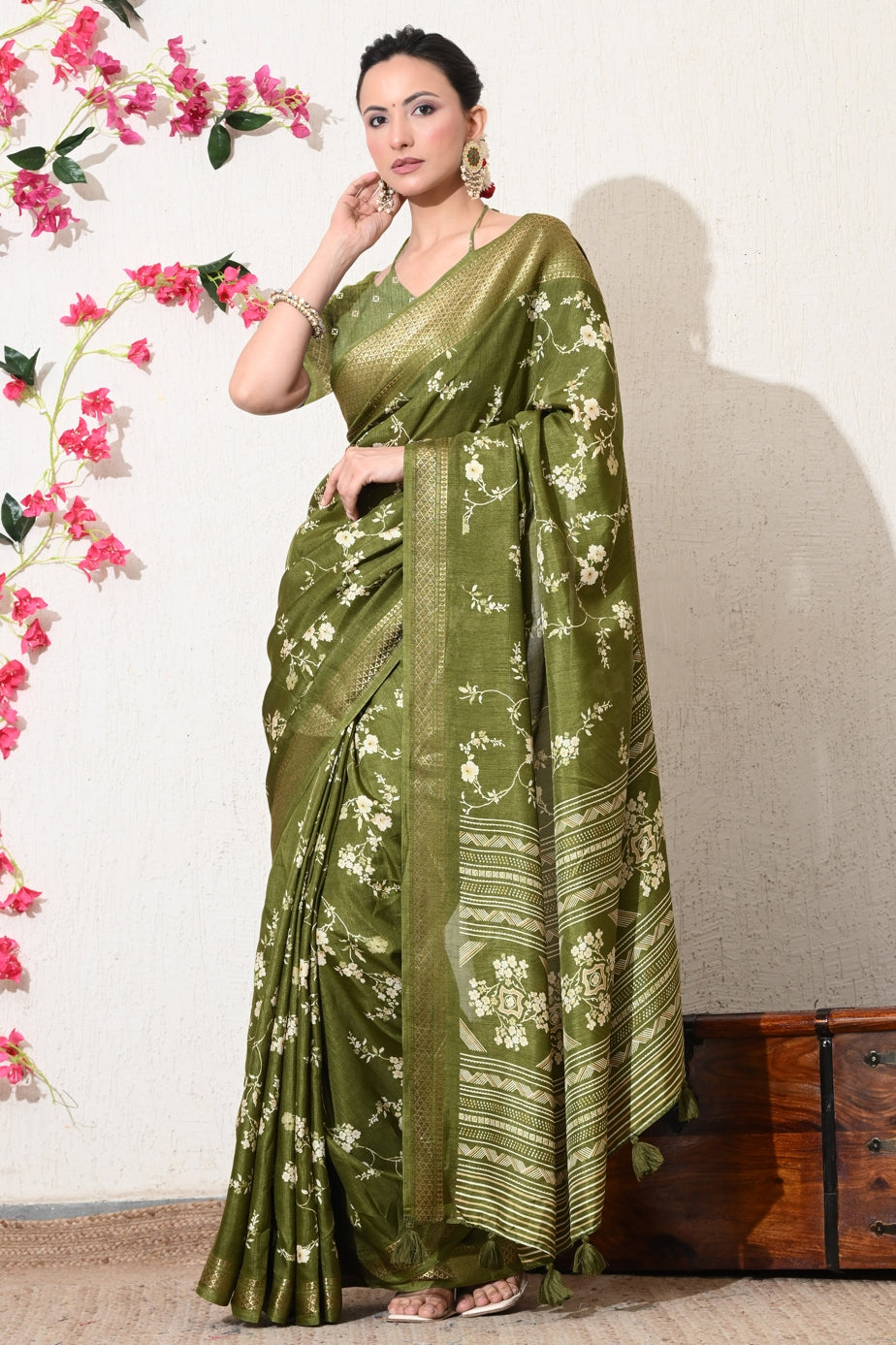 Traditional Cotton Silk Floral Print Saree with Unsticthed Blouse Piece