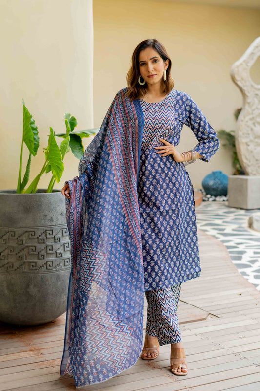 Women Blue & Red Floral & Zig Zag Print  Pure Cotton Top with Bottom & Dupatta Set