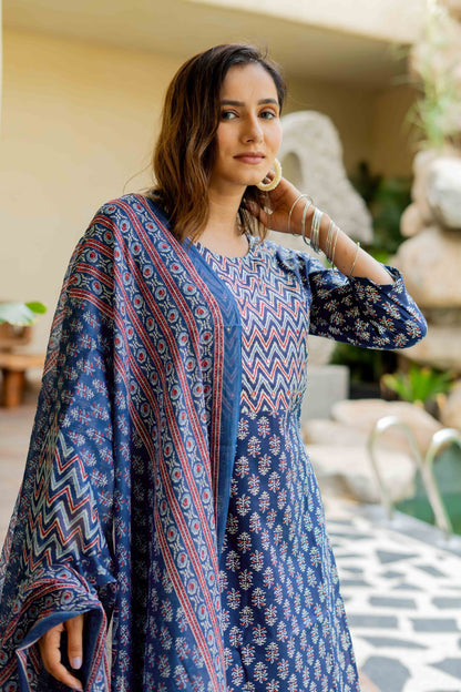 Women Blue & Red Floral & Zig Zag Print  Pure Cotton Top with Bottom & Dupatta Set