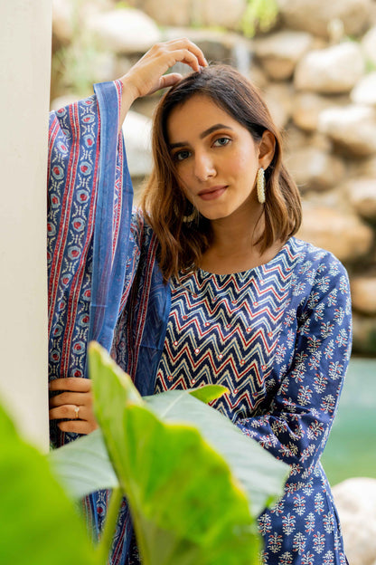 Women Blue & Red Floral & Zig Zag Print  Pure Cotton Top with Bottom & Dupatta Set