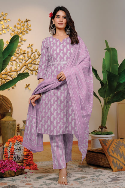 Beautiful Women Pure Cotton Paisley Print Kurta Set