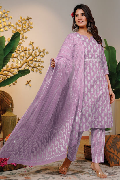 Beautiful Women Pure Cotton Paisley Print Kurta Set