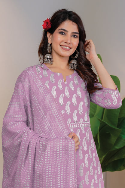 Beautiful Women Pure Cotton Paisley Print Kurta Set