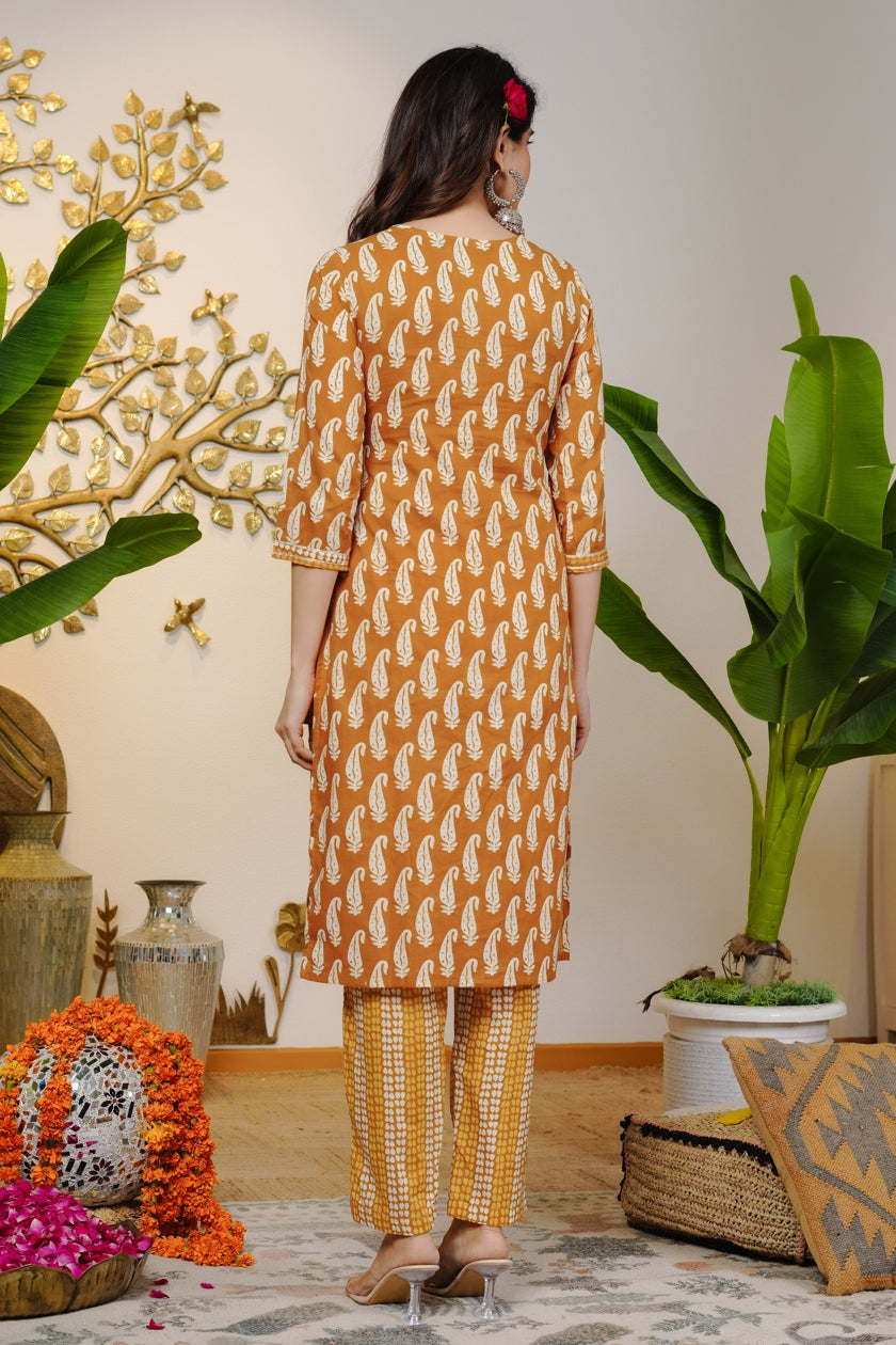 Beautiful Women Pure Cotton Paisley Print Kurta Set