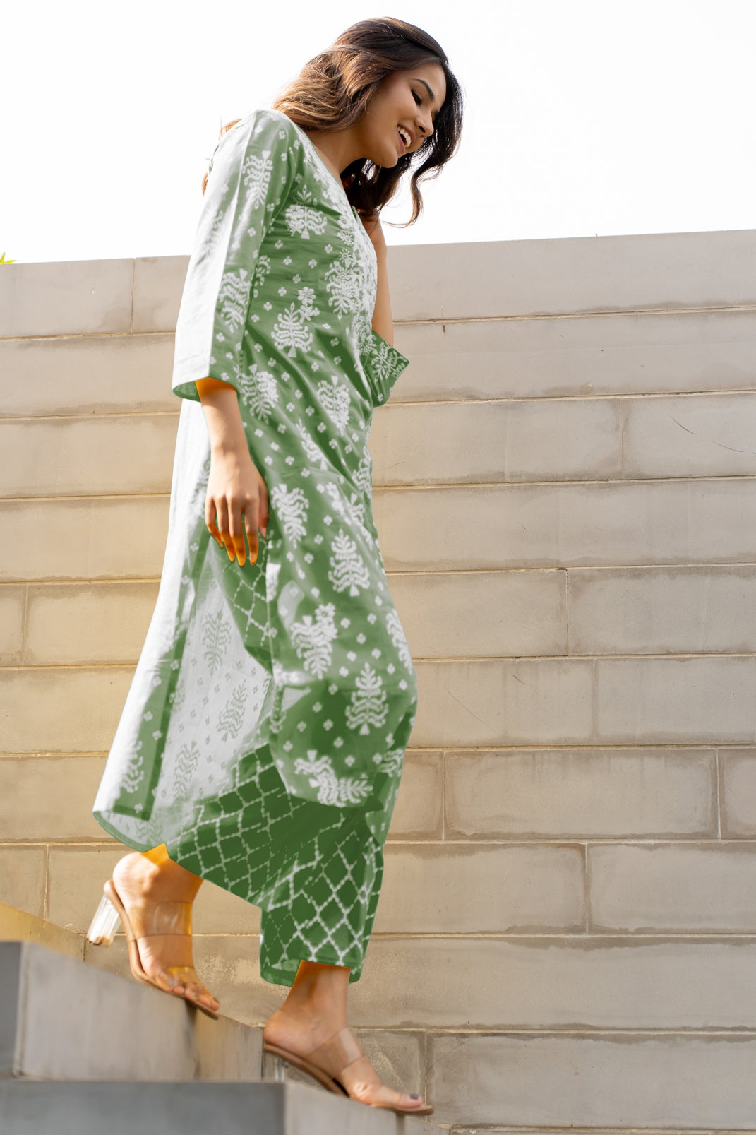 Women's Embroidered Work Solid Straight Kurta With Plazzo Set