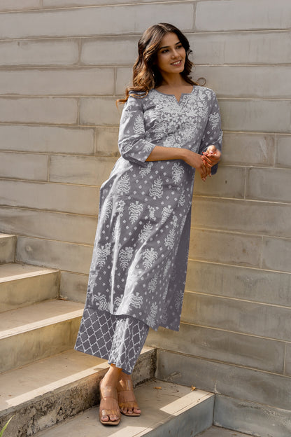 Women's Embroidered Work Solid Straight Kurta With Plazzo Set