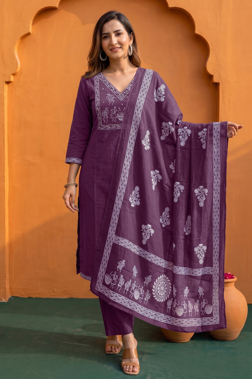 Fancy Warli Print Kurta Pant Dupatta Set with V-Neck Pipe Bead Handwork