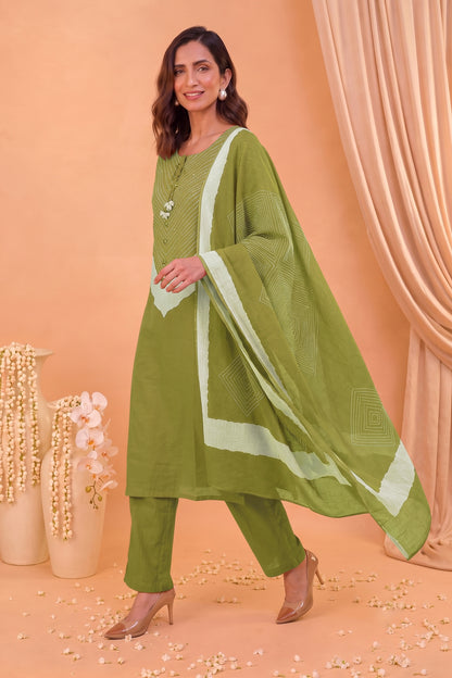 Traditional Bandhani Print Kurta Set with Embellished Neckline