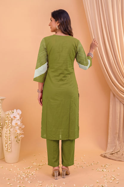 Traditional Bandhani Print Kurta Set with Embellished Neckline