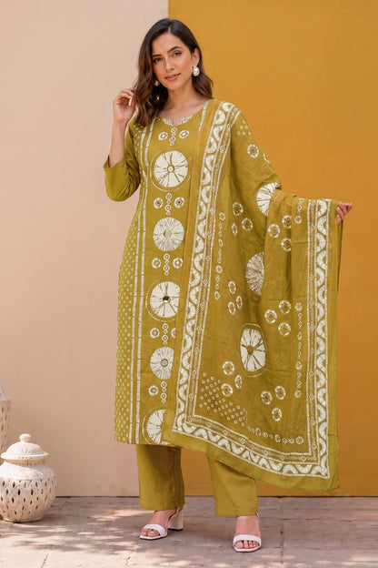 Traditional Tie & Dye Printed Kurta Set with Mirror Work