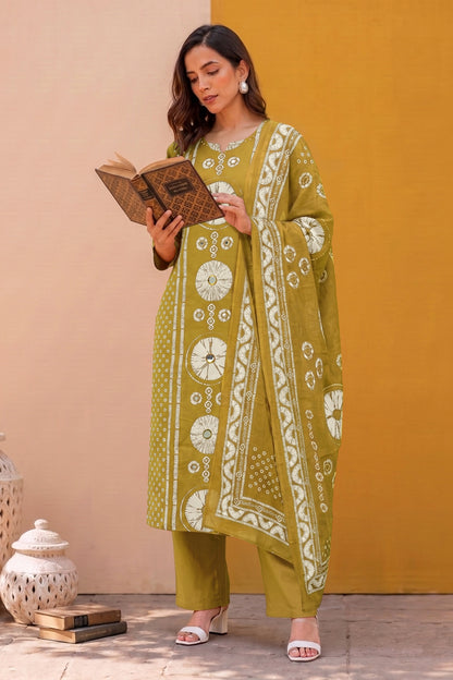 Traditional Tie & Dye Printed Kurta Set with Mirror Work