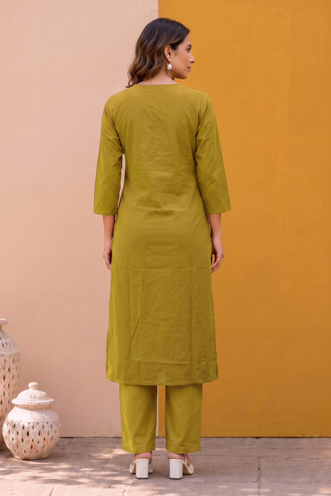 Traditional Tie & Dye Printed Kurta Set with Mirror Work