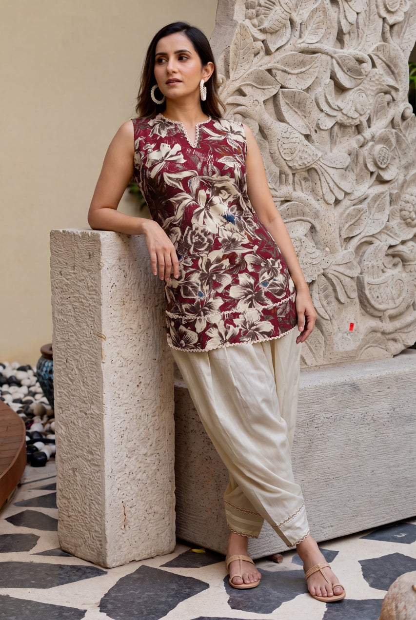 Glamorous Floral Foil Print Rayon Farsi Suit Set with Trendy Notch Neck & Lace Work