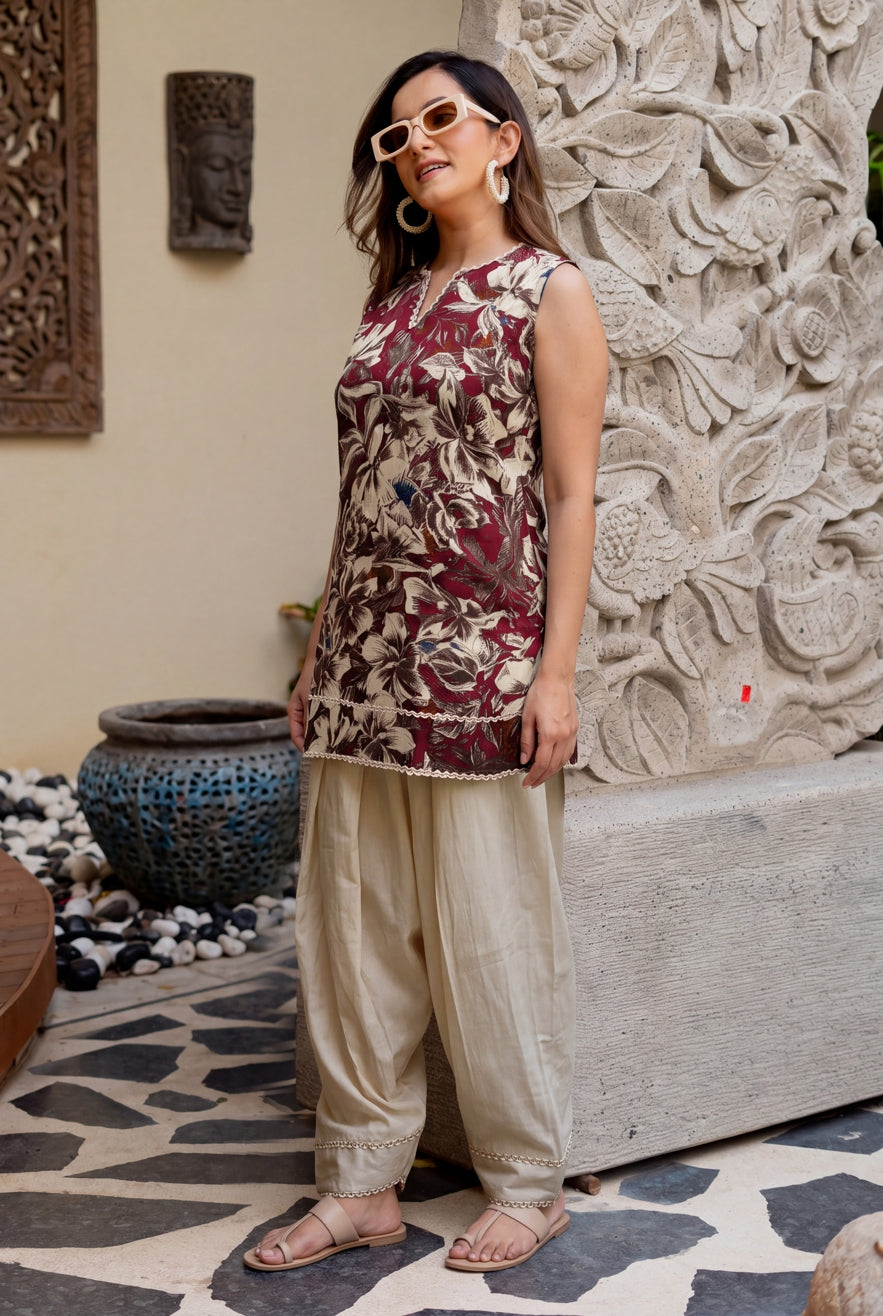Glamorous Floral Foil Print Rayon Farsi Suit Set with Trendy Notch Neck & Lace Work
