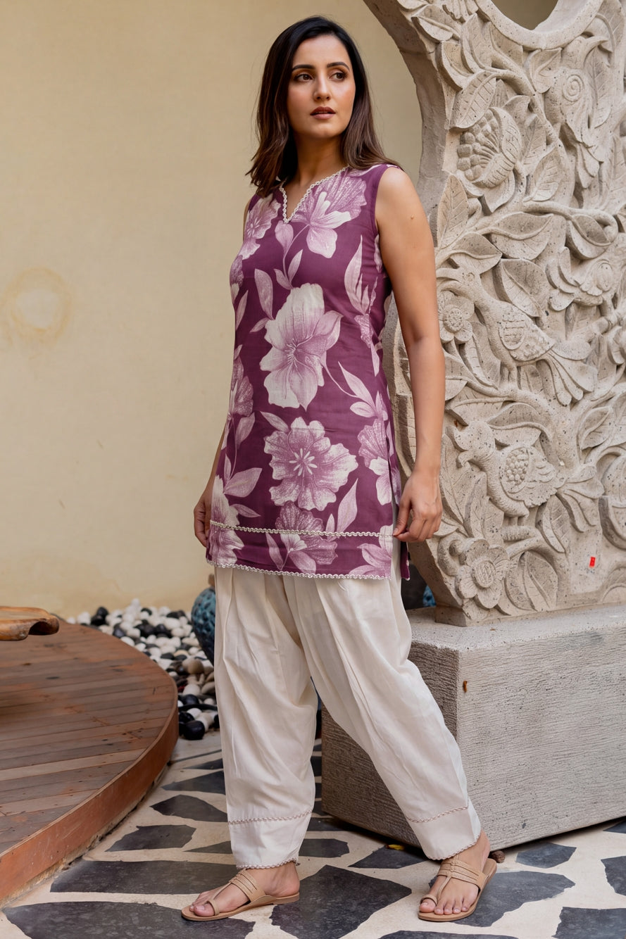 Glamorous Floral Foil Print Rayon Farsi Suit Set with Trendy Notch Neck & Lace Work