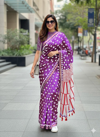 Trendy Hearts Printed Cotton Silk Saree With Unstitched Blouse Piece